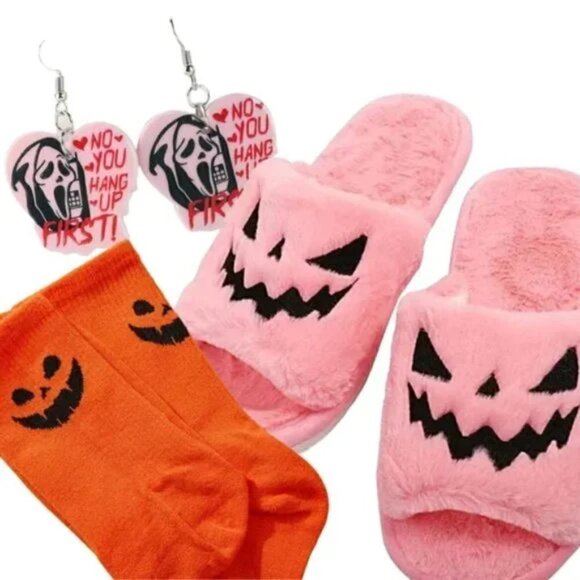 PINK HALLOWEEN PUMPKIN SLIPPER SOCKS AND EARRINGS BUNDLE - Picture 1 of 12